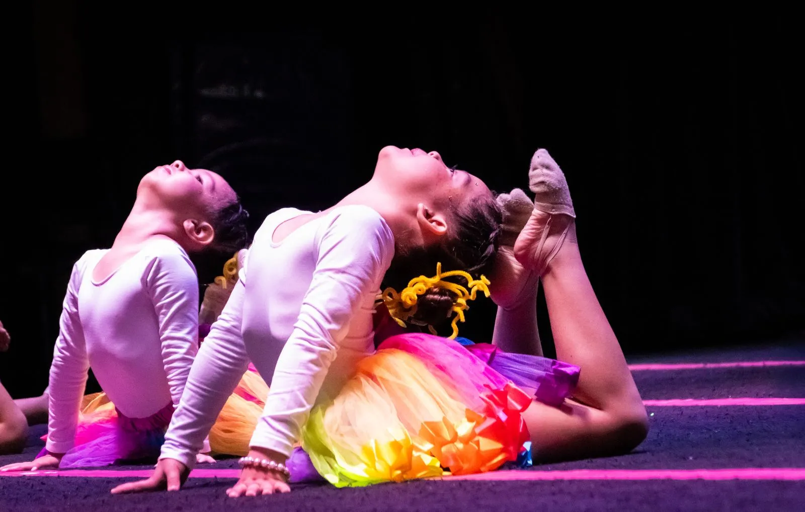 Gimnasta rítmica en acción en Club ELEVA